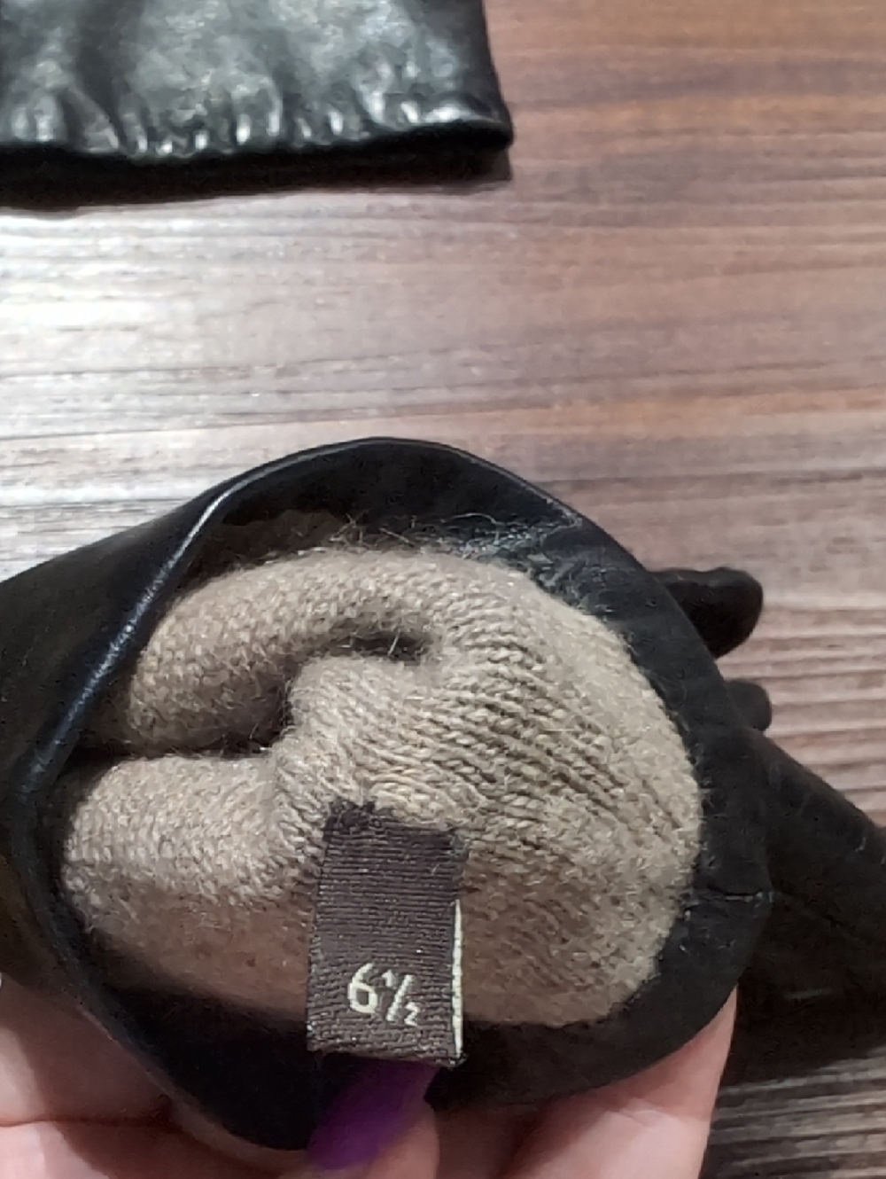 Coach Classic Black Leather Gloves - Timeless Style 6.5 - Picture 6 of 6